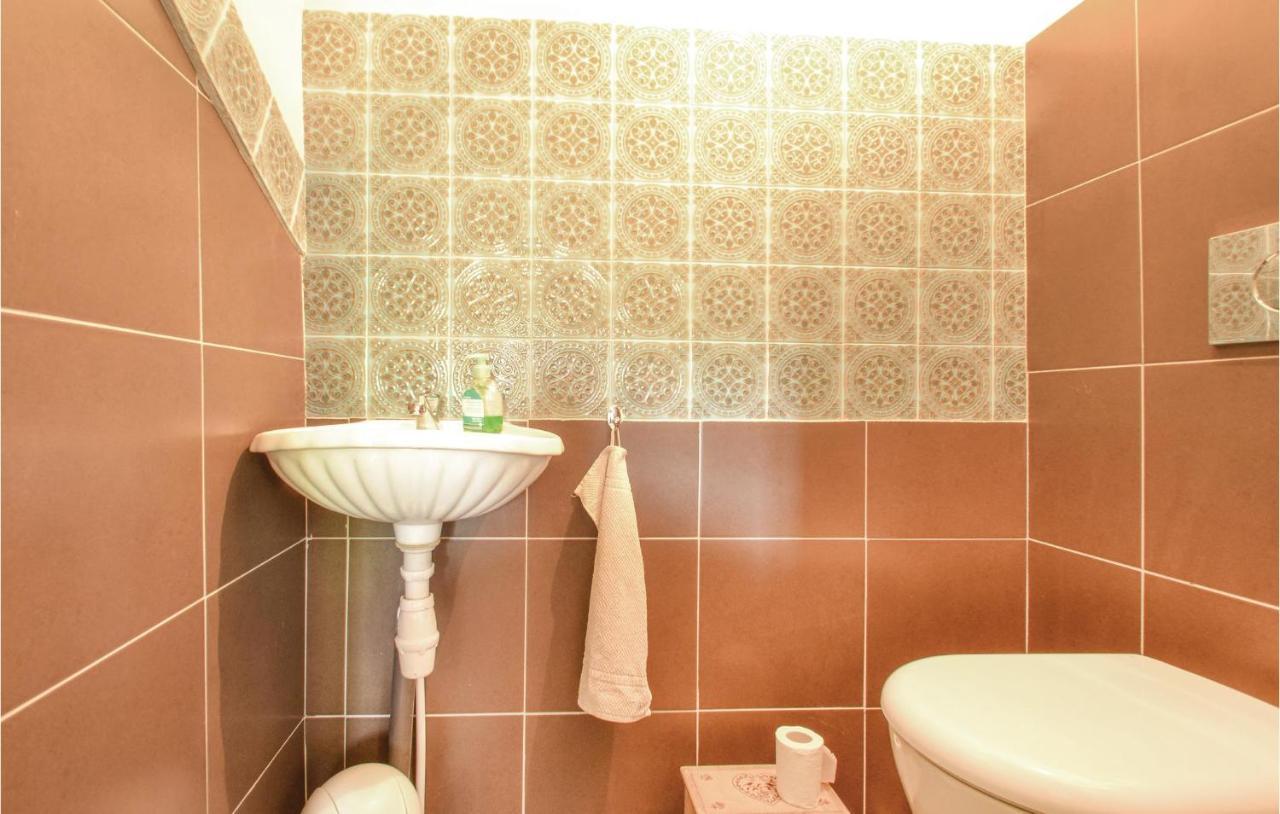 Lovely Home In Charritte De Bas With Wifi 外观 照片